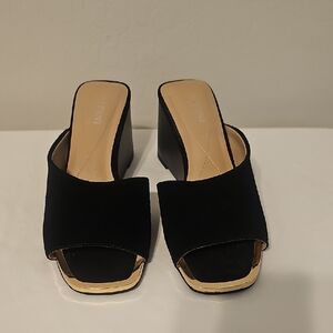 NWOT Alfani Black and Gold Women's Mule Wedge